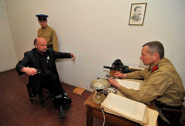 «Руки не опускать!» «Руки не опускать!»