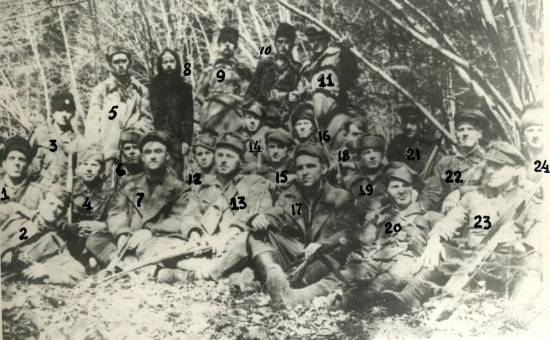 Підпільники Буковинського окружного проводу ОУН(б). Під № 7 - Василь Савчак – «Сталь». Керівник Буковинського окружного проводу ОУН(б) Підпільники Буковинського окружного проводу ОУН(б). Під № 7 - Василь Савчак – «Сталь». Керівник Буковинського окружного проводу ОУН(б)