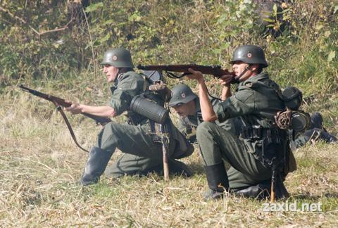 Відтворення бою між бійцями радянської армії та 