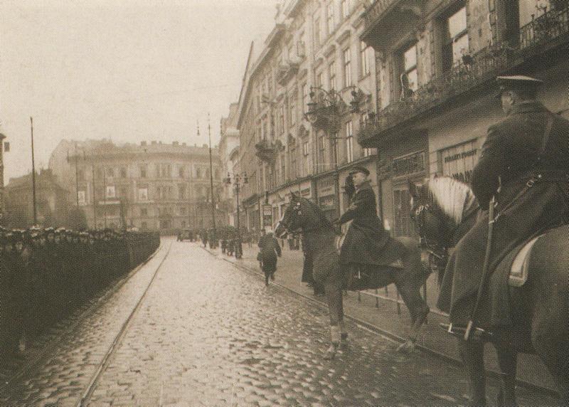 Військовий парад Червоної армії у Львові. 7 листопада 1939 р.