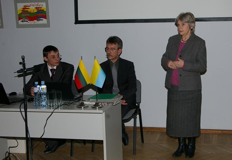 Виступ директора Центру досліджень геноциду й резистансу Литви Терези-Бірути Бураускайте Виступ директора Центру досліджень геноциду й резистансу Литви Терези-Бірути Бураускайте